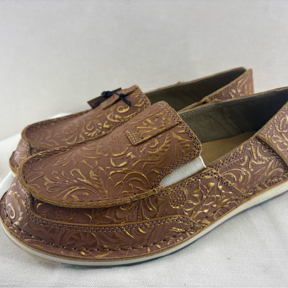 Ariat women’s Cruiser Bronze Embossed leather NIB